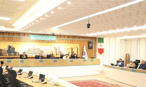 بررسی روند نوسازی ون‌های شهری تبریز در شورای شهر