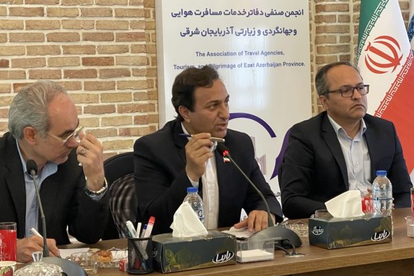 شهرستان‌ها باید سهم پررنگ‌تری در آینده صنایع‌دستی استان داشته باشند