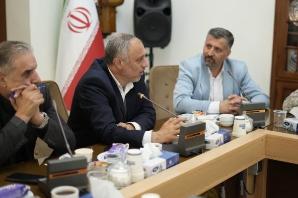 از پوستر سومین همایش تجلیل از پیشگامان رونق تولید رونمایی شد