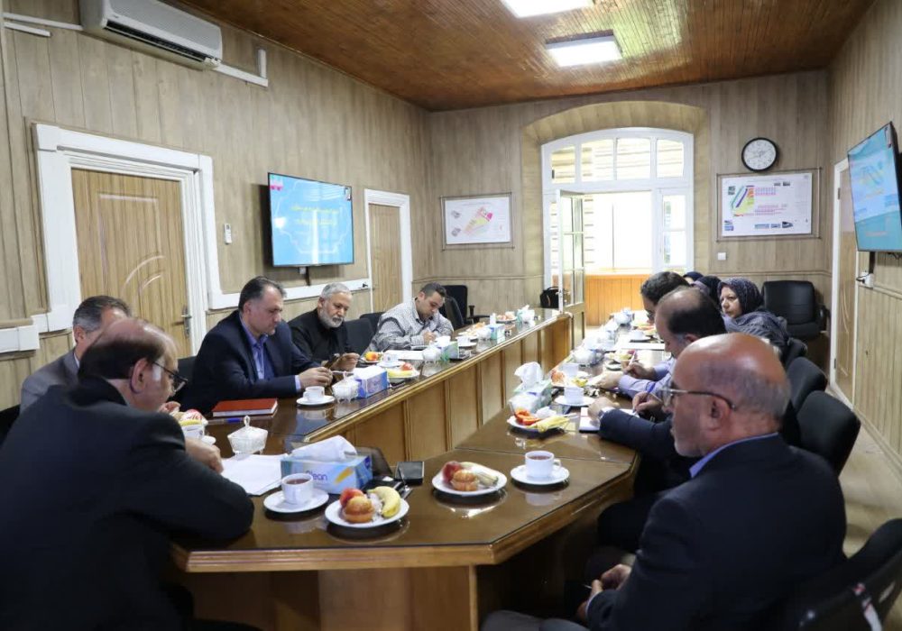 گزارش تصویری/نشست خبری عباس زادهذناظر گمرکات آذربایجان شرقی و مدیرکل تبریز با اصحاب رسانه استان به مناسبت روز خبرنگار