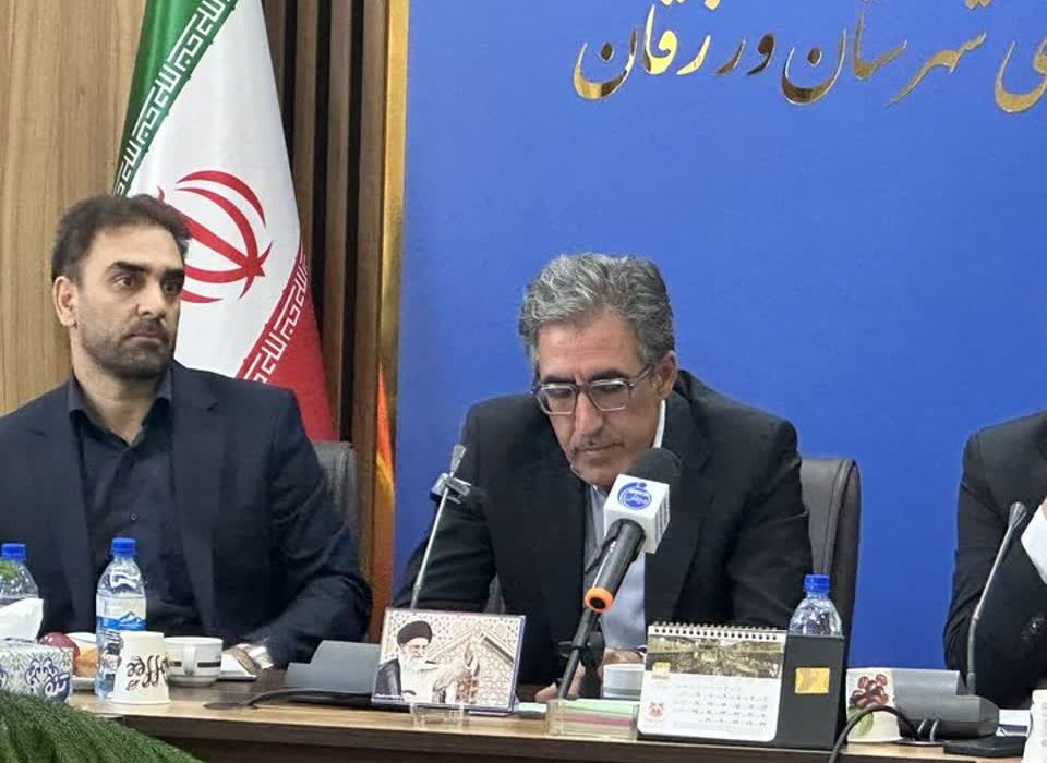 در موضوع بنزین اتفاق نابهنجاری نخواهیم داشت/ زیان بیش از ۳۰۰ همتی سایپا و ایران‌خودرو