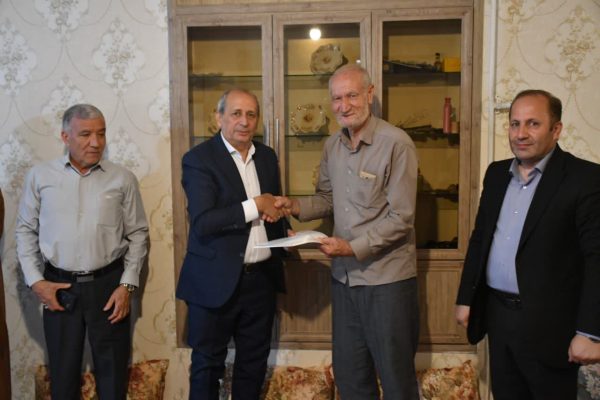 دیدار شهرام شفیعی با جانباز سرافراز مراغه در هفته دولت