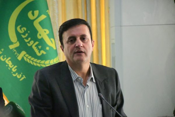 کارکنان جهاد کشاورزی در حال پیگیری است