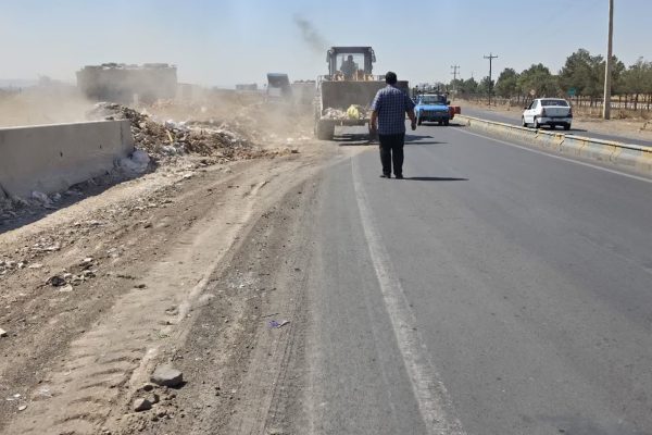 جاده آناخاتون از نخاله‌های ساختمانی و عمرانی پاکسازی شد