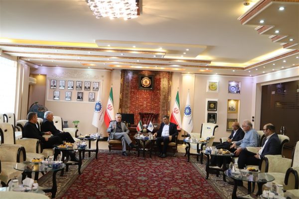 نایب‌رئیس اتاق ایران در دیدار با هیئت‌رئیسه‌ی اتاق تبریز تاکید کرد