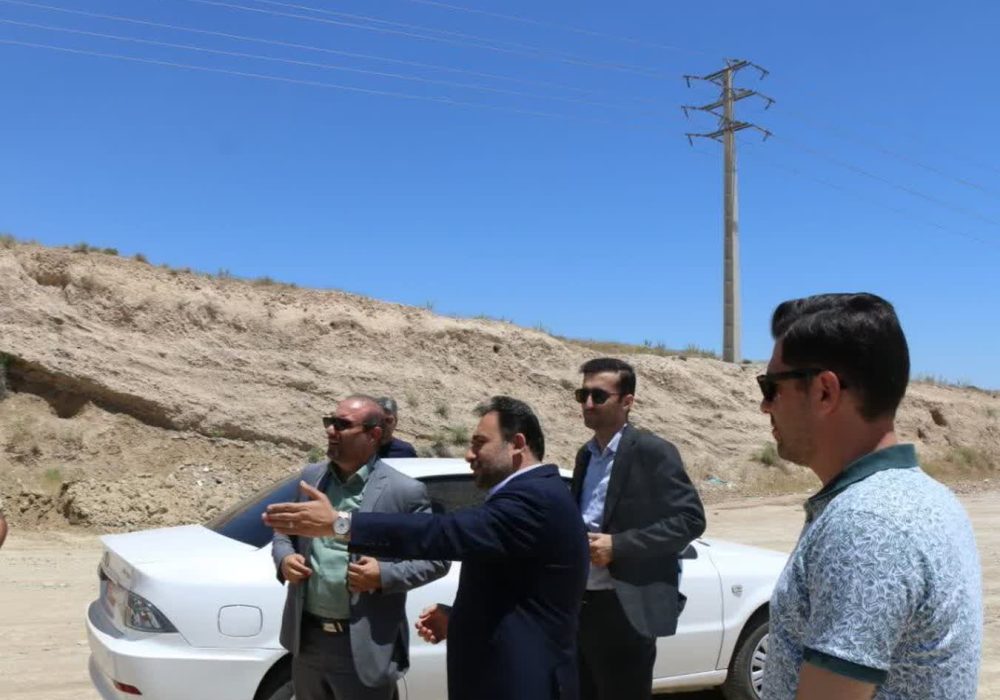 بازدید میدانی مدیرعامل شرکت عمران شهر جدید سهند از پروژه‌های عمرانی گلمان؛ تأکید بر تسریع اجرا و رفع نواقص طرح‌ها