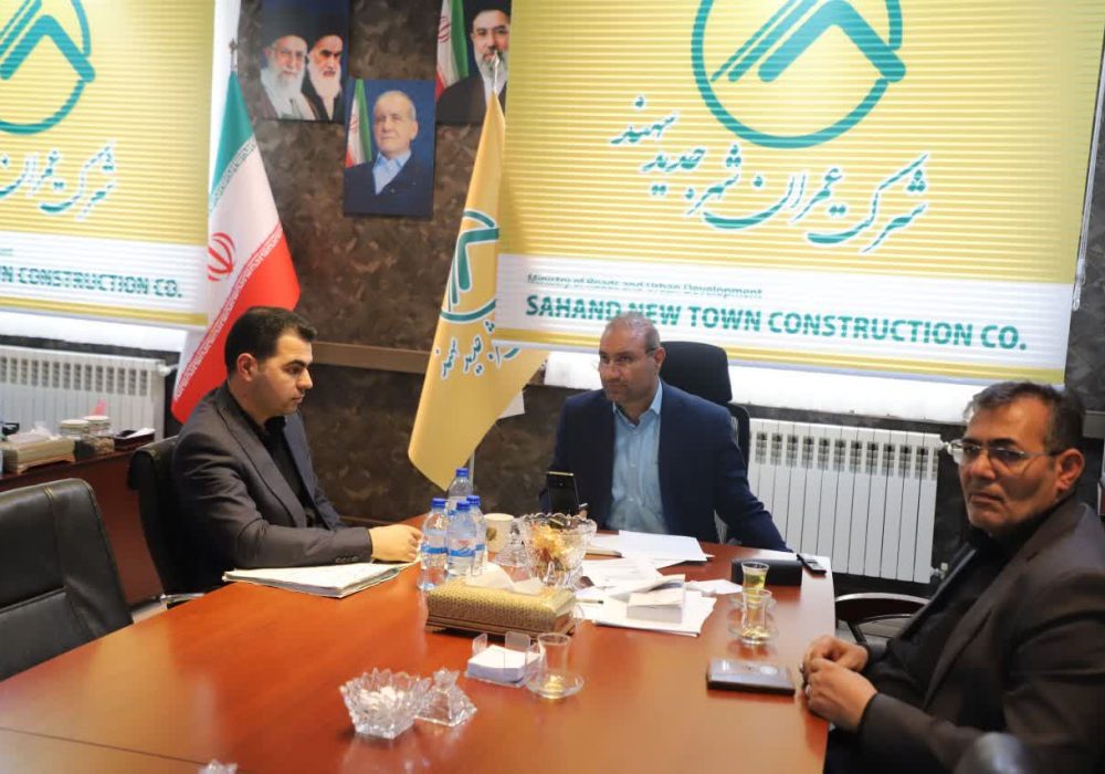 بررسی راهکارهای تقویت برنامه‌های حمایتی در طرح‌های حوزه مسکن با حضور وزیر راه و شهرسازی