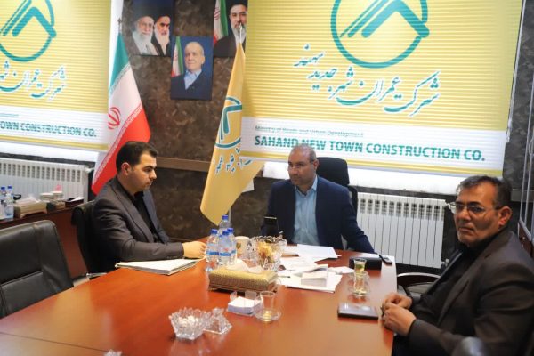 بررسی راهکارهای تقویت برنامه‌های حمایتی در طرح‌های حوزه مسکن با حضور وزیر راه و شهرسازی